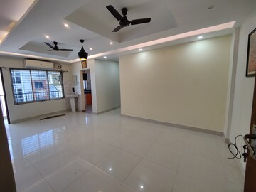 Room in 3 BHK Apartment at Matigara – for Rent