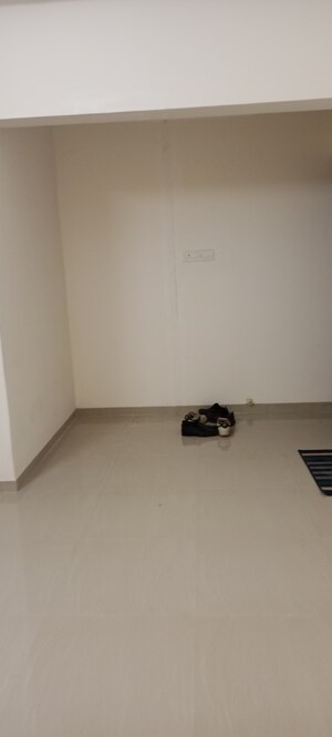 Room in 1 BHK Apartment at Lodha Vista, Lower Parel – for Rent