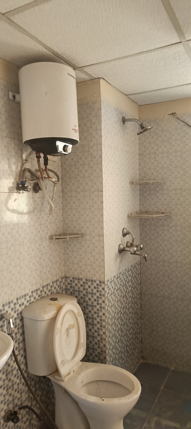 Bathroom, gardenia-golf-city 3 Bedroom 1350 Sq.Ft. Apartment In Sector 75 Noida 9268466