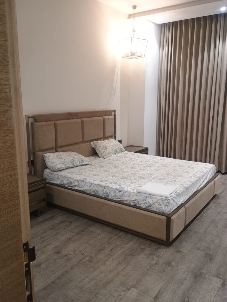 Bedroom, mahagun-moderne 3 Bedroom 1435 Sq.Ft. Apartment In Sector 78 Noida 9268477