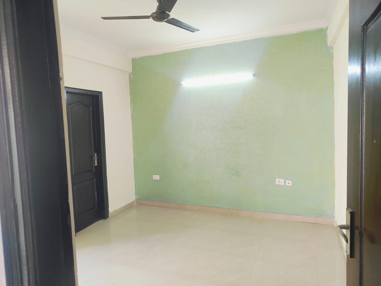 Room, amrapali-silicon-city 3 Bedroom 1545 Sq.Ft. Apartment In Sector 76 Noida 9268487