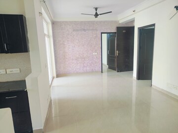 Room in 3 BHK Apartment at Amrapali Silicon City, Sector 76 – for Rent