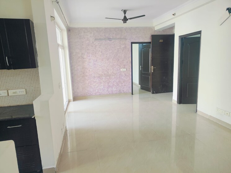 Room, amrapali-silicon-city 3 Bedroom 1545 Sq.Ft. Apartment In Sector 76 Noida 9268487