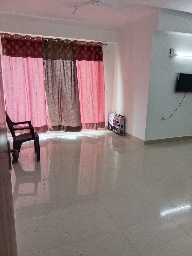 Living Room, amrapali-crystal-homes 3 Bedroom 1375 Sq.Ft. Apartment In Sector 76 Noida 9268493