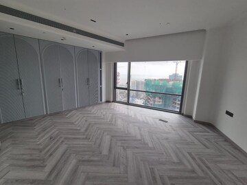 Room in 4 BHK Apartment at Lodha The World Towers World One Tier 2, Worli – for Rent