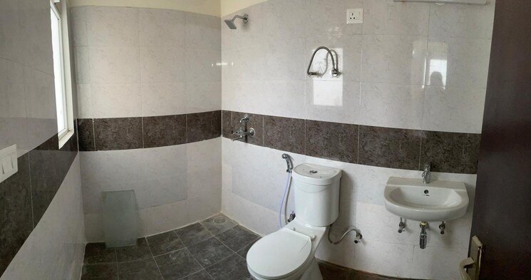 Bathroom, amrapali-crystal-homes 3 Bedroom 1700 Sq.Ft. Apartment In Sector 76 Noida 9268495