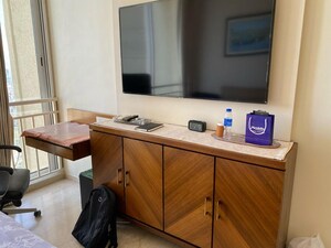 Team Area in 4 BHK Apartment at Raheja Imperia, Worli – for Rent