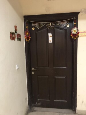 Furnished Amenities in 3 BHK Apartment at Amrapali Crystal Homes, Sector 76 – for Rent