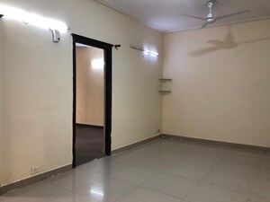Room in 3 BHK Apartment at Amrapali Crystal Homes, Sector 76 – for Rent
