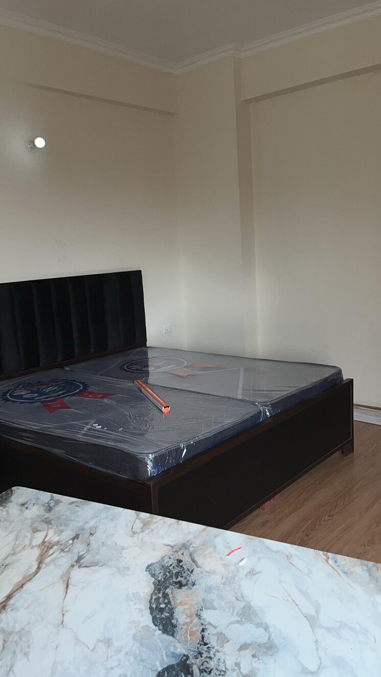 Bedroom, amrapali-crystal-homes 3 Bedroom 1375 Sq.Ft. Apartment In Sector 76 Noida 9268503