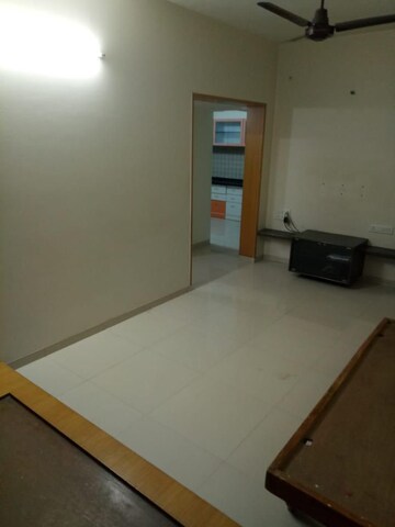 Room in 2 BHK Apartment at Shirine Garden Co Operative Housing Society Ltd, Aundh – for Rent