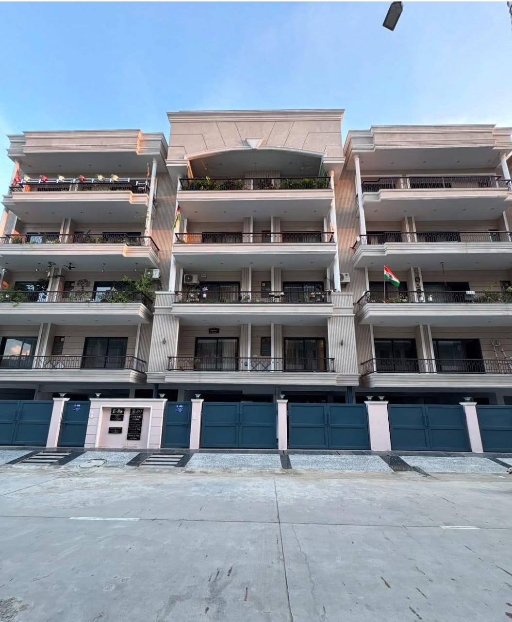 3 BHK + Pooja Room,Servant Room,Study Room Builder Floor For Sale in BP Homes