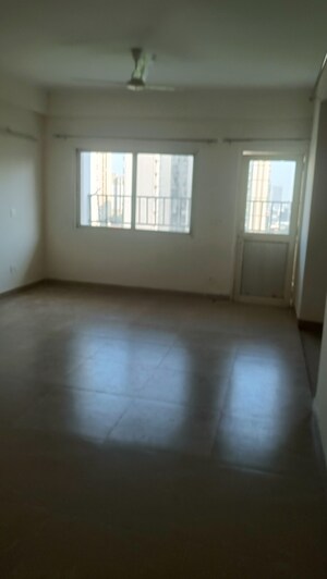 Room in 3 BHK Apartment at Gardenia Gateway, Sector 75 – for Rent