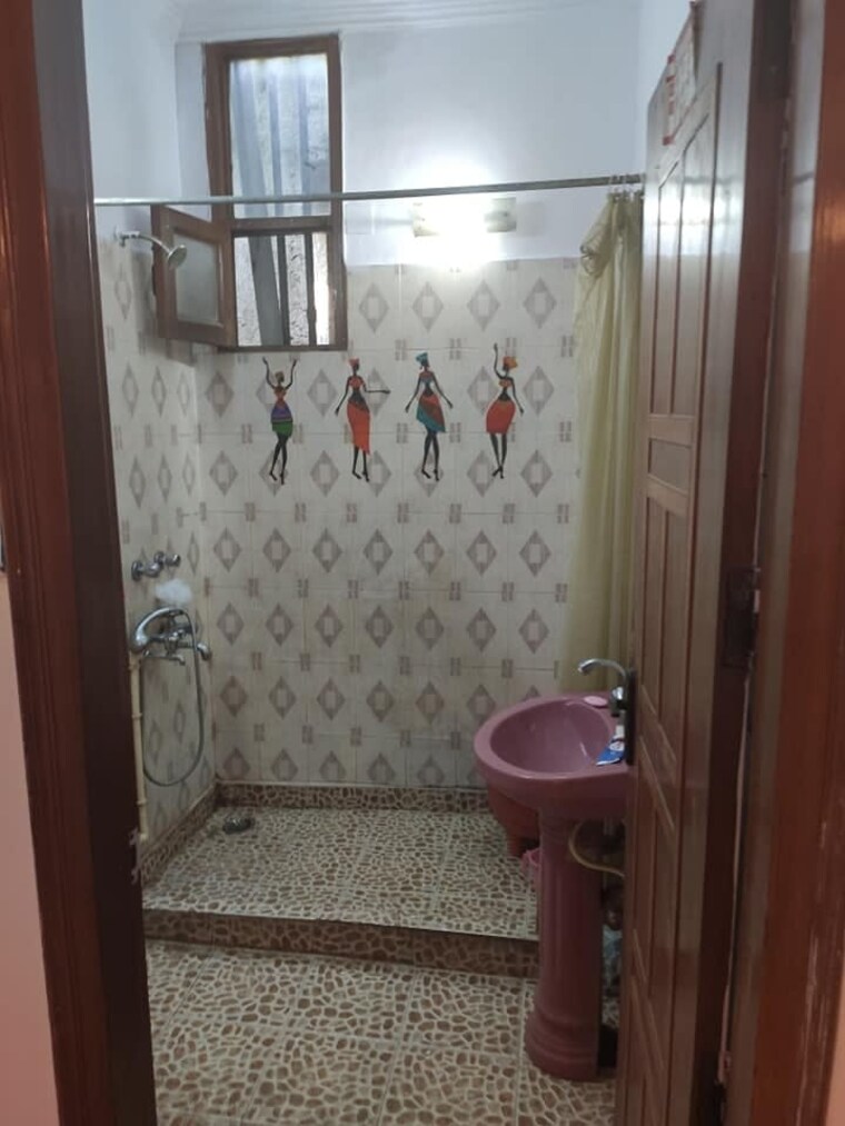 Bathroom, rwa-flats-pocket-40 3 Bedroom 1600 Sq.Ft. Builder Floor In Kalkaji Delhi 9268528