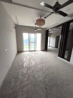 Room in 4 BHK Apartment at Civitech Stadia, Sector 79 – for Rent