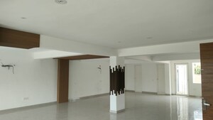 Room in 3 BHK Apartment at Amrapali Silicon City, Sector 76 – for Rent
