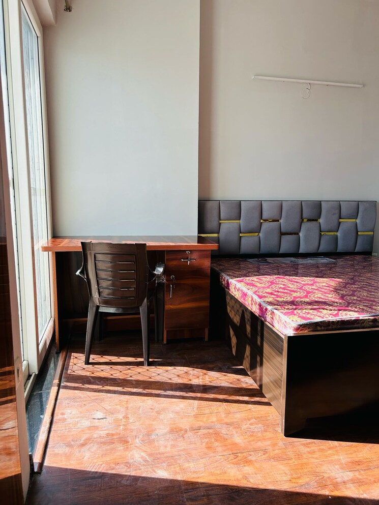 Bedroom, amrapali-crystal-homes 3 Bedroom 1375 Sq.Ft. Apartment In Sector 76 Noida 9268540