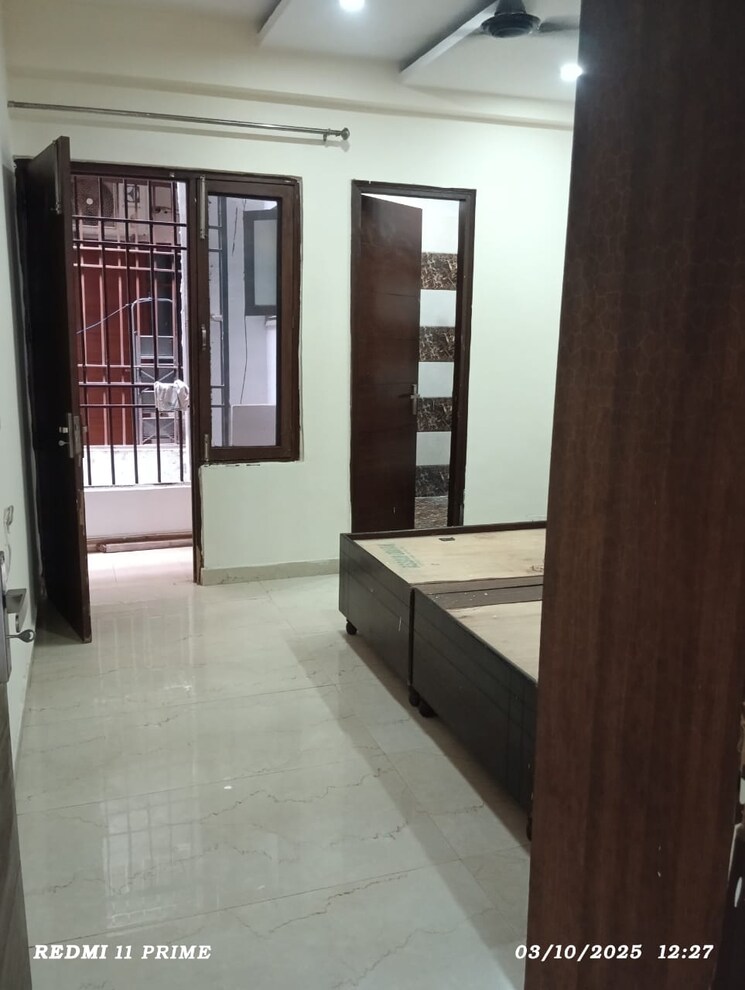 Room, pir machalla 3 Bedroom 1100 Sq.Ft. Builder Floor In Pir Machalla Zirakpur 9268543