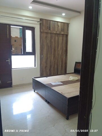 Bedroom in 3 BHK Builder Floor at Pir Machalla – for Rent