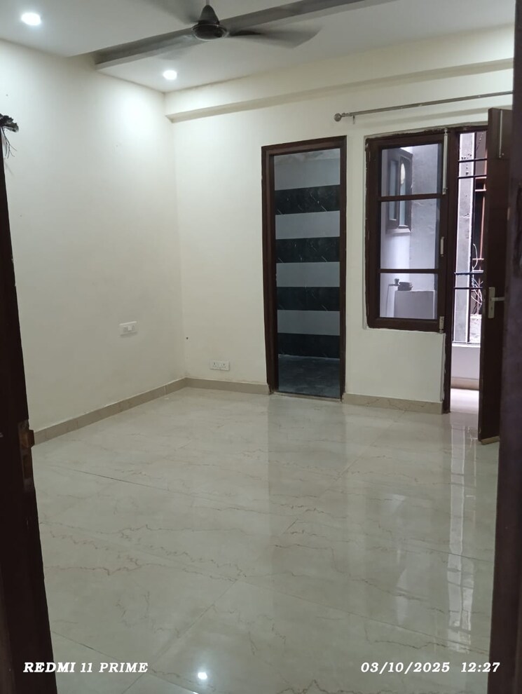 Room, pir machalla 3 Bedroom 1100 Sq.Ft. Builder Floor In Pir Machalla Zirakpur 9268543
