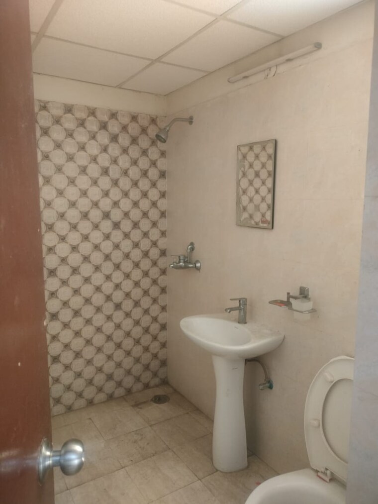 Bathroom, gardenia-golf-city 3 Bedroom 1550 Sq.Ft. Apartment In Sector 75 Noida 9268544
