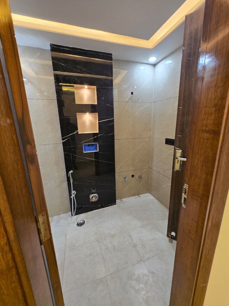 Room, sant nagar 2 Bedroom 900 Sq.Ft. Builder Floor In Sant Nagar Delhi 9268553