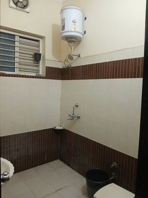 Attached Bathroom in 3 BHK Builder Floor at Sector 16 – for Rent