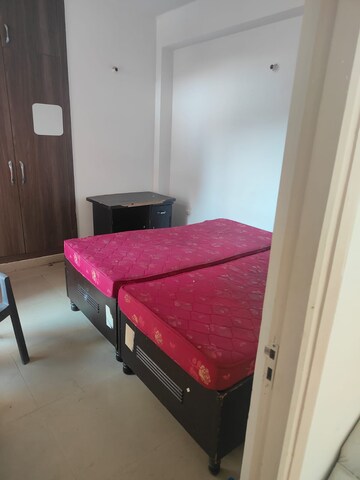 Bedroom in 2 BHK Apartment at Supertech Cape Town, Sector 74 – for Rent