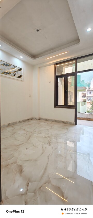 Bedroom in 2 BHK Builder Floor at Sector 73 – for Sale