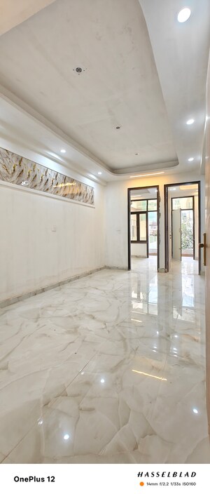 Living Room in 2 BHK Builder Floor at Sector 73 – for Sale