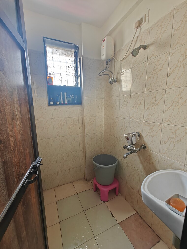 Bathroom, meenakshi-co-operative-society 1 Bedroom 700 Sq.Ft. Apartment In Nerul Navi Mumbai 9268595