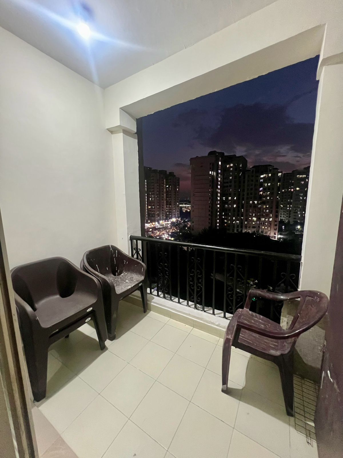 3 BHK + Extra Room Apartment For Rent in Amrapali Silicon City