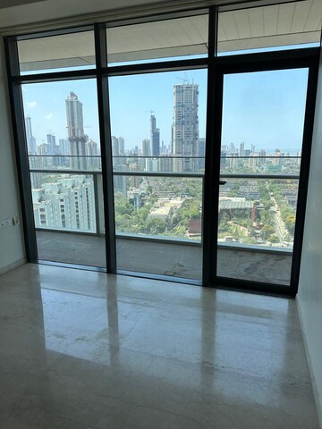 Room in 4 BHK Apartment at Omkar 1973, Worli – for Rent