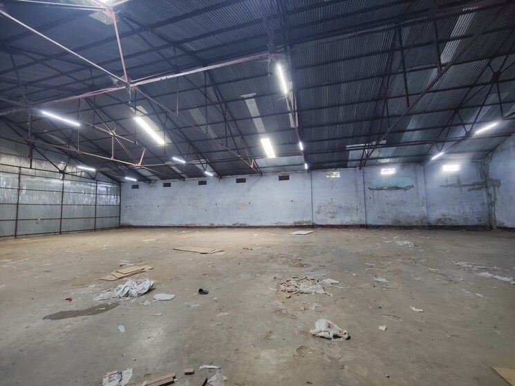  Parking, sevoke road Commercial Warehouse 6000 Sq.Ft. In Sevoke Road Siliguri 9268612
