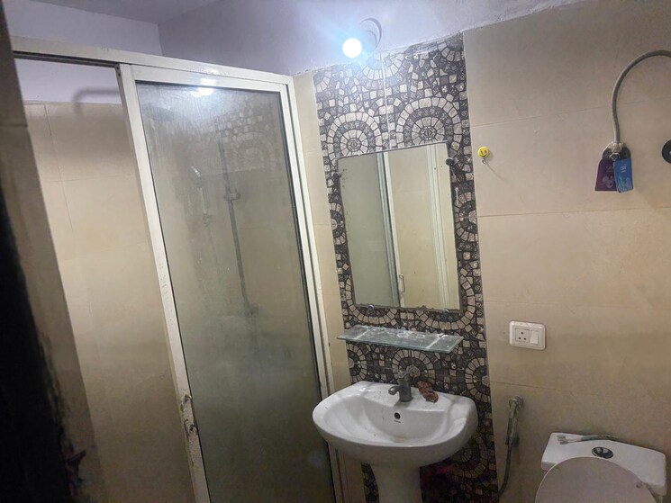 Bathroom, prateek-wisteria 2 Bedroom 955 Sq.Ft. Apartment In Sector 77 Noida 9268635