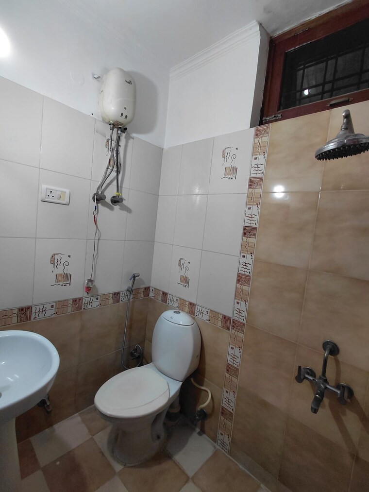 Bathroom, spazedge 2 Bedroom 2200 Sq.Ft. Builder Floor In Sector 47 Gurgaon 9268629