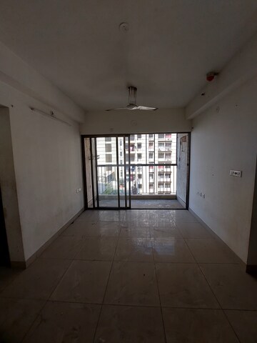 Room in 3 BHK Apartment at Atul Blue Meadows, Andheri East – for Rent