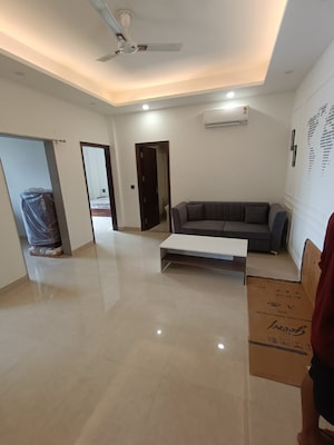 Living Room in 3 BHK Builder Floor at SAS Tower, Sector 38 – for Rent