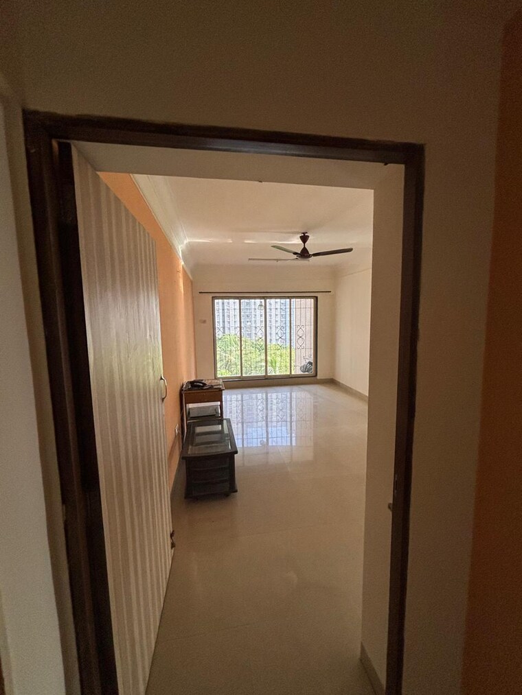 Room, goregaon-west-view-chs 3 Bedroom 950 Sq.Ft. Apartment In Goregaon West Mumbai 9268644