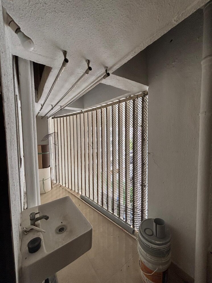 Bathroom, goregaon-west-view-chs 3 Bedroom 950 Sq.Ft. Apartment In Goregaon West Mumbai 9268644