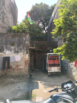  Plot For Sale in Aliganj