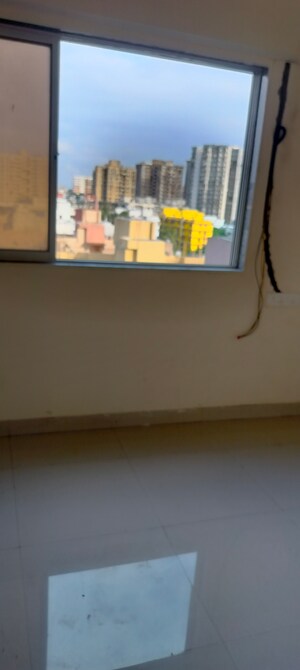 Room in 2 BHK Apartment at Ashish CHS Andheri, Andheri West – for Rent