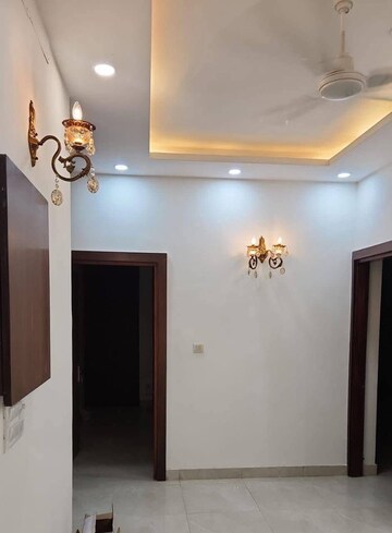 Room in 3 BHK Builder Floor at Sushant Lok 2, Sector 57 – for Sale