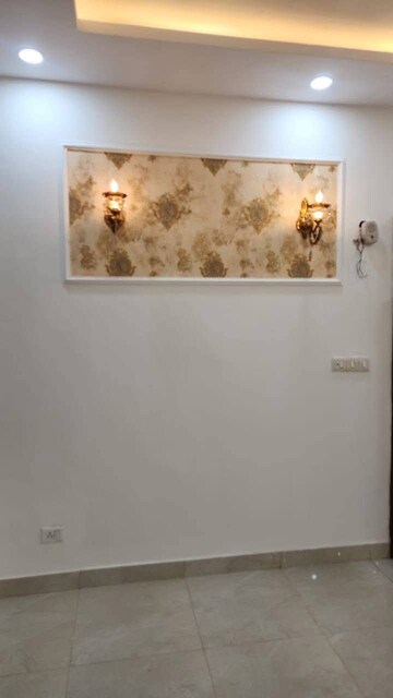 Furnished Amenities in 3 BHK Builder Floor at Sushant Lok 2, Sector 57 – for Sale