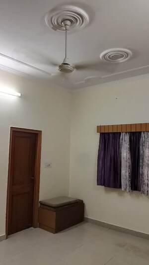 Bedroom in 1 BHK Builder Floor at Sahastradhara Road – for Rent