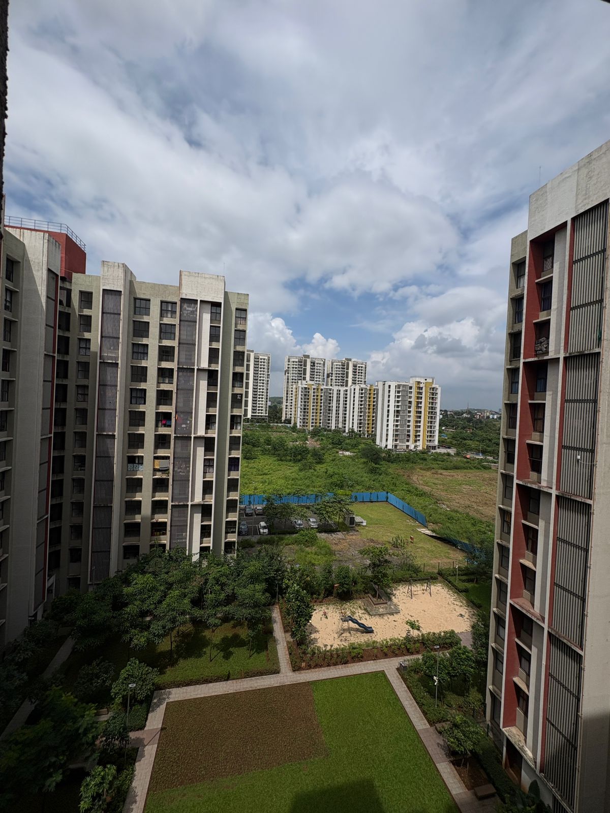2 BHK + Servant Room Apartment For Rent in Lodha Palava Fresca