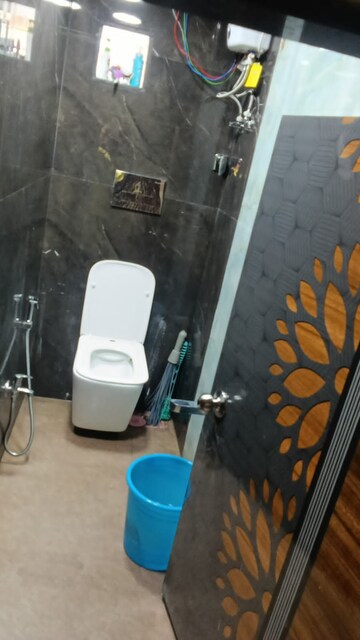 Team Area in 2 BHK Apartment at Kurla East – for Rent