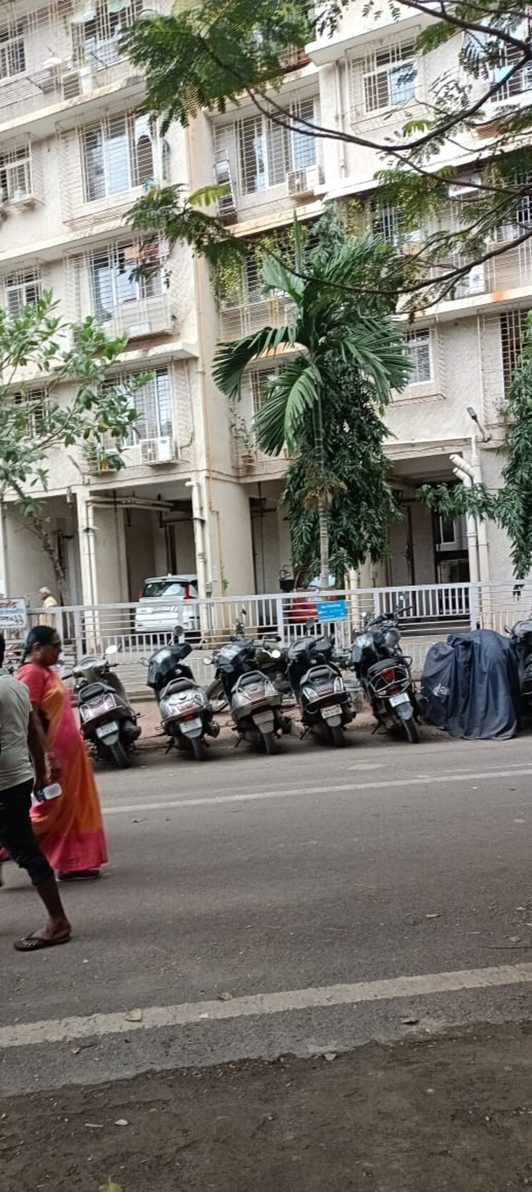  Parking, kurla east 2 Bedroom 600 Sq.Ft. Apartment In Kurla East Mumbai 9268751