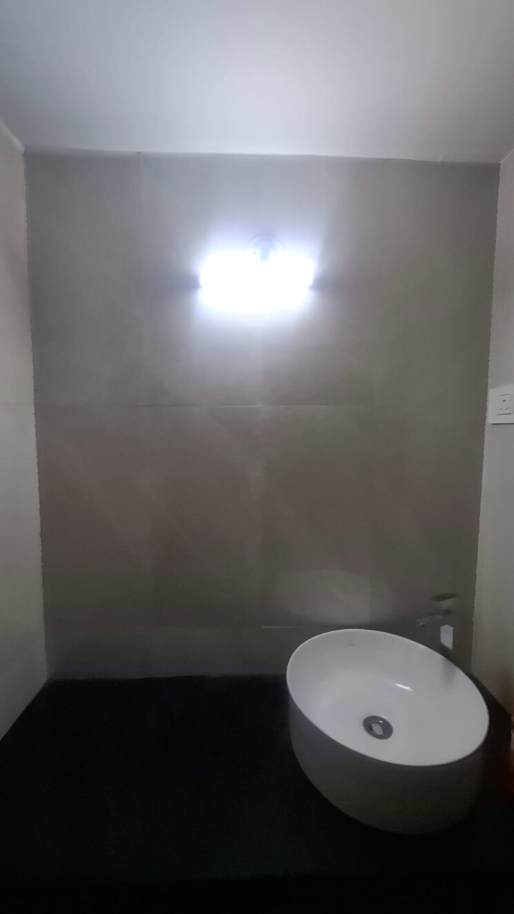 Room, bhatta-chawl 2 Bedroom 500 Sq.Ft. Apartment In Worli Mumbai 9268757