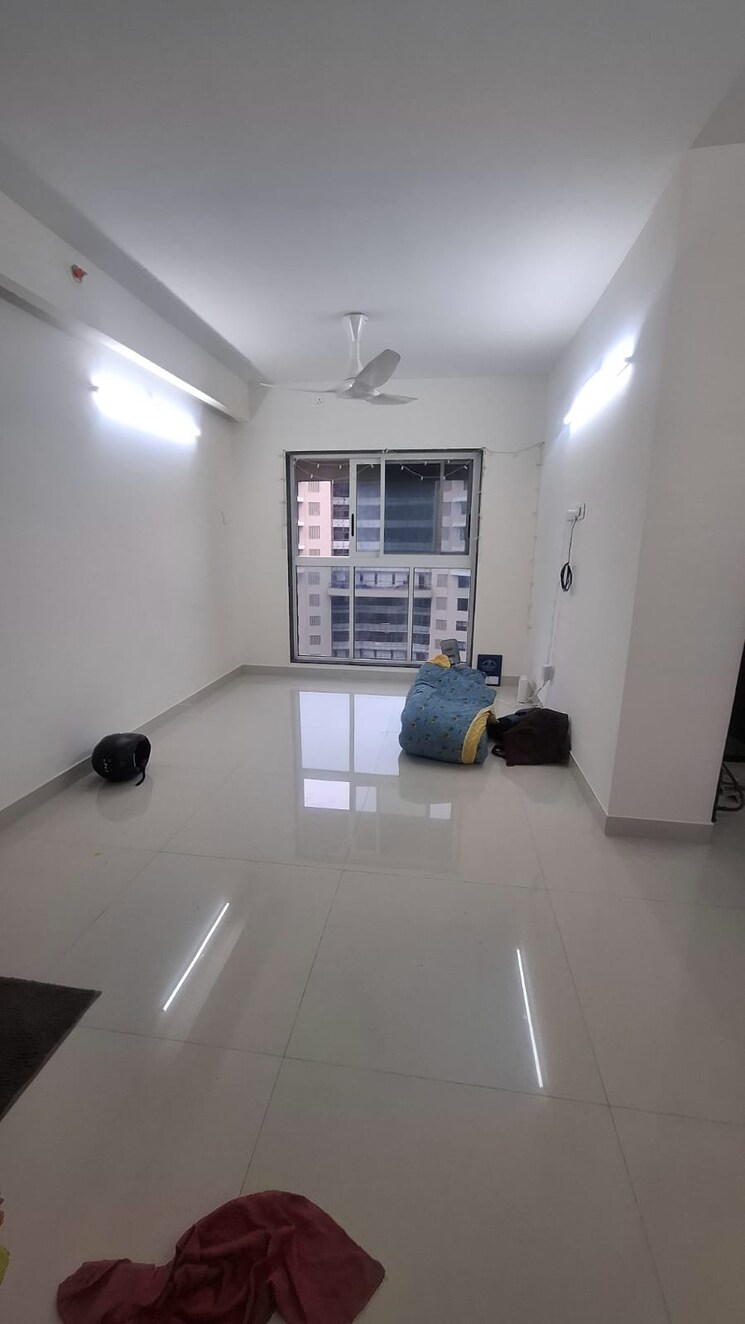 Living Room, bhatta-chawl 2 Bedroom 500 Sq.Ft. Apartment In Worli Mumbai 9268757